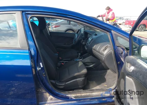 2018 Kia Forte Lx z USA, uszkodzony, nr VIN 3KPFK4A78JE284901